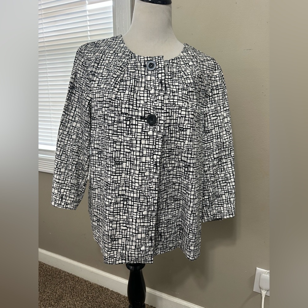 Dressbarn Monochrome Geometric women’s 1X blazer two button front‎ blazer